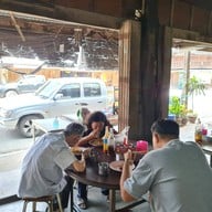 บรรยากาศ แป๊ะกล้วย หมี่ผัดหนองใหญ่