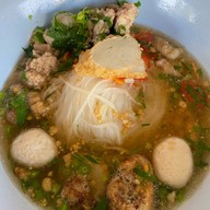 ร้านก๋วยเตี๋ยว ลุงตี๋ ป้านา ท่าน้ำวัดสะแก