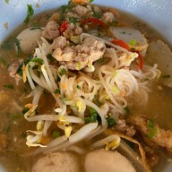 ร้านก๋วยเตี๋ยว ลุงตี๋ ป้านา ท่าน้ำวัดสะแก