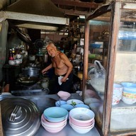 บรรยากาศ แป๊ะกล้วย หมี่ผัดหนองใหญ่