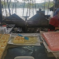 ขนมสาลี่สุพรรณ ตลาดหลวงปู่ทวด