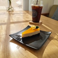 CHA-FÉ ปั้มเชลล์ ข้างโรงเรียนสำเร็จ