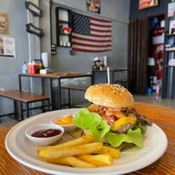 เมนูของร้าน คริสเต็กแอนเบอร์เกอร์ บางขุนนนท์