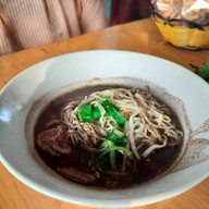 เมนูของร้าน ก๋วยเตี๋ยวเรือเหล็ก ศาลากลาง