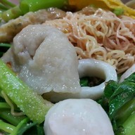 เมนูของร้าน เย็นตาโฟลูกชิ้นปลาราชวงศ์ ดอยสะเก็ด