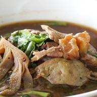 เมนูของร้าน ก๋วยเตี๋ยวเรือศรีสามพราน พุทธมณฑลสาย 5