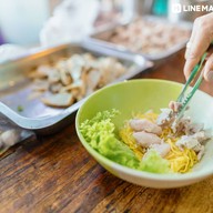 เมนูของร้าน ก๋วยเตี๋ยวต้นตอ อุดรธานี