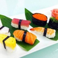 ซูชิหน้าแน่นเบริ์นไฟ & อาหารญี่ปุ่น