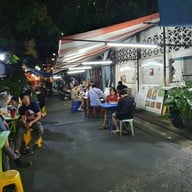 บรรยากาศ ก๋วยเตี๋ยวคั่วไก่ โรงพยาบาลกลาง
