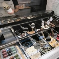 SIMPLE DAY GELATO & CHOCOLATE เดอะบล๊อค ราชพฤกษ์