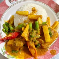 ข้าวมันไก่เจ้เหนียว สามแยกคิวรถสองแถวตลาดยาว  คลัง