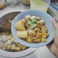 ก๋วยเตี๋ยวแชมป์ป้าสวย(ซอยโรงฆ่าสัตว์)