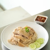 เมนูของร้าน กินครบ ถนนสนามบิน