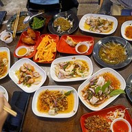 เมนูของร้าน แซ่บสัส ตลาดนกฮูก