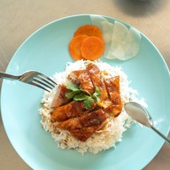 เมนูของร้าน กินครบ ถนนสนามบิน