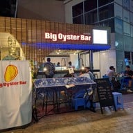 หน้าร้าน Big Oyster Bar Limelight