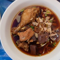 ก๋วยเตี๋ยวไก่มะระน้าสา สน.ทองหล่อ