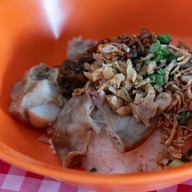 เมนูของร้าน ป้าสาวโล้งโต้งตลาดศาลเจ้า ตลาดศาลเจ้า