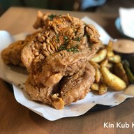 เมนูของร้าน Henryfry Fried Chicken ไก่ทอด เจริญกรุง