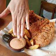 เมนูของร้าน Henryfry Fried Chicken ไก่ทอด เจริญกรุง