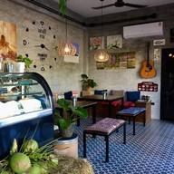 Frankies cafe แฟรงกีส์คาเฟ่ ขนอม