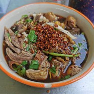 เมนูของร้าน ก๋วยเตี๋ยวไก่มะระ อ่อนนุช 44