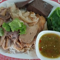 ก๋วยเตี๋ยวเป็ดโต วัดธรรมจักร