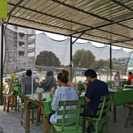 บรรยากาศ ก๋วยเตี๋ยวไก่มะระ อ่อนนุช 44
