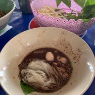 ก๋วยเตี๋ยวเรือ ป.ประทีป ซอยรัชดาภิเษก 32