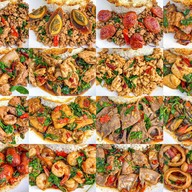 สอาด ก๋วยเตี๋ยวลูกชิ้นปลา (เเม่โจ้) -
