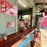 โตจังอ๋อง noodlebar บะหมี่กุ้งแม่น้ำเผาเจ้าแรกของไทย ป้อมปราบศัตรูพ่าย