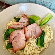 เมนูของร้าน โตจังอ๋อง noodlebar บะหมี่กุ้งแม่น้ำเผาเจ้าแรกของไทย ป้อมปราบศัตรูพ่าย