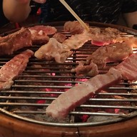 Hachi Grill Bar รวมโชค