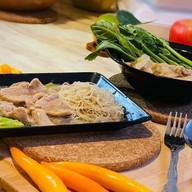 ราดหน้าดินแดงเจ้าอร่อย@หลังแฟลต5 ปากซ.ประชาสันติ ดินแดง