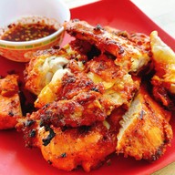 เจ๊เปีย ตำนมระเบิด