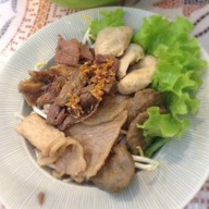 เมนูของร้าน ก๋วยเตี๋ยวเรือฟ้ามุ่ย