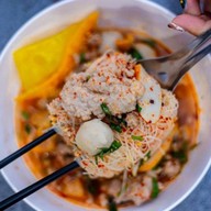 ก๋วยเตี๋ยวต้มยำ นายเด้นท์