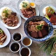 ร้านลองชิม (ตรงข้ามโรงแรมอ่างทอง)