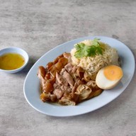 ร้านลองชิม (ตรงข้ามโรงแรมอ่างทอง)