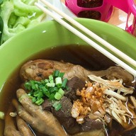 ร้าน ตำแซ่บลืมผัว นัวลืมเมีย  สาขา 1