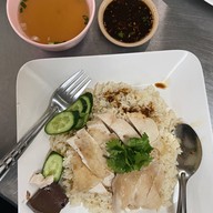 เมนูของร้าน ข้าวมันไก่สามย่านเจ้าเก่า