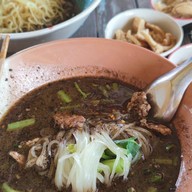 เมนูของร้าน ป.ประทีป ก๋วยเตี๋ยวเรือ รสเด็ด