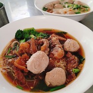 ลูกชิ้นเนื้อนายชัย