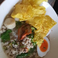 ก๋วยเตี๋ยวม้าทอง