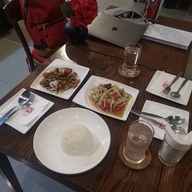 เมนูของร้าน บุชการ์เดน (Bush Garden) อโศก