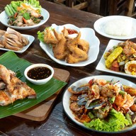 เมนูของร้าน ไก่ย่างโคตรปาลี ตลาดเรือบิน ตลาดเรือบิน