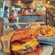 เมนูของร้าน Paper Butter & The Burger The Yard Hostel   Paper Butter & The Burger The Yard Hostel