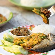 เมนูของร้าน ป้ารัตน์ตามสั่ง เอื้ออาทร14 เอื้ออาทร14