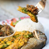 เมนูของร้าน ป้ารัตน์ตามสั่ง เอื้ออาทร14 เอื้ออาทร14