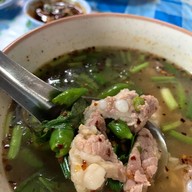 ส้มตำ ปิ้งย่าง อาหารตามสั่ง หน้ากาดจาวเหนือ